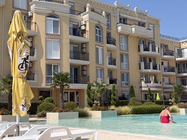 Cozy one-bedroom apartment in Ravda – gated complex, swimming pools and excellent infrastructure