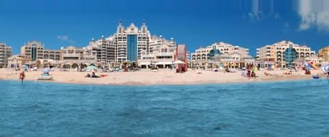 Luxury One-Bedroom Apartment on the First Line in Pomorie – Comfort and Seaside Atmosphere