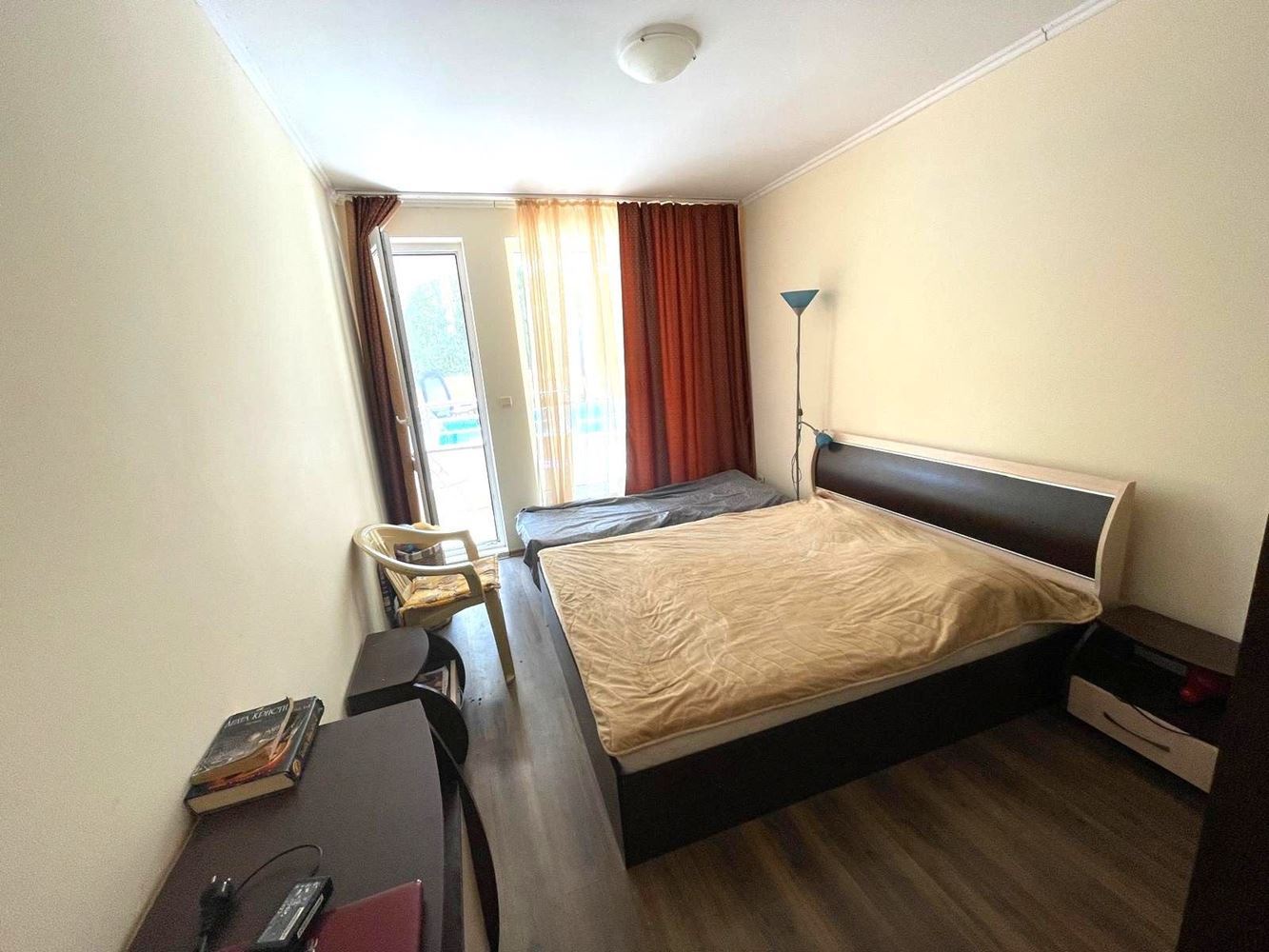 Large One-Bedroom Apartment 100 Metres from the Beach in Pomorie with Direct Access to the Swimming Pool