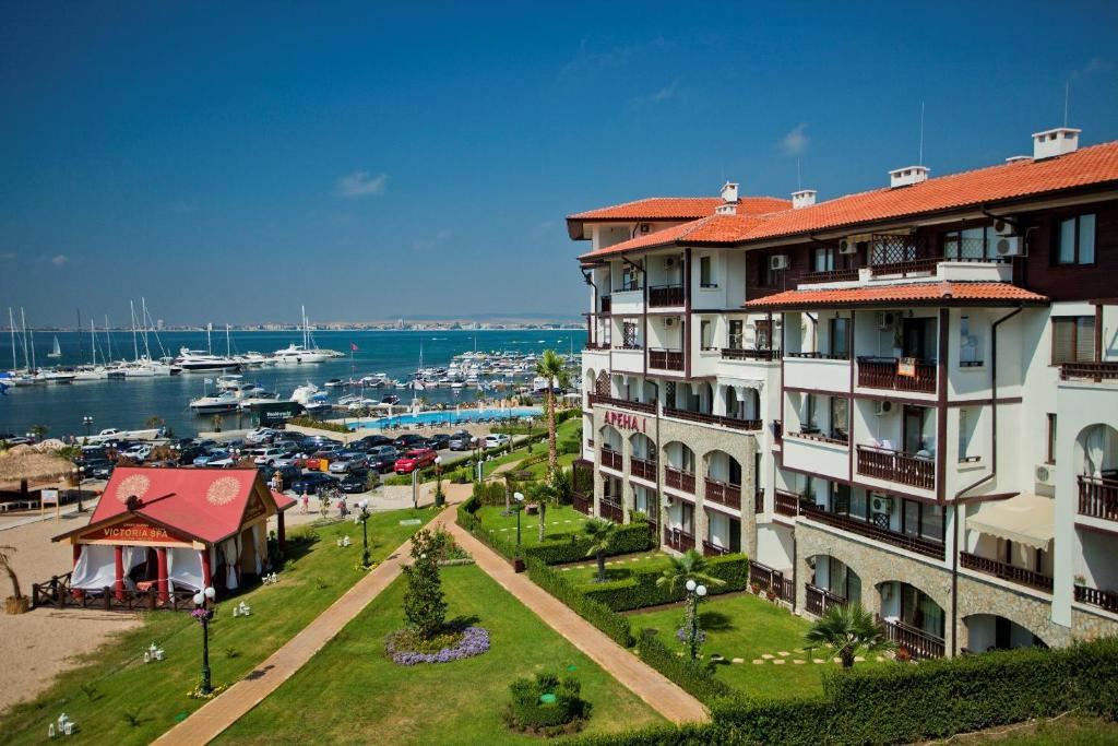 First-Line Apartment in Sveti Vlas – Stylish Property Near the Beach and Marina Dinevi Yacht Port