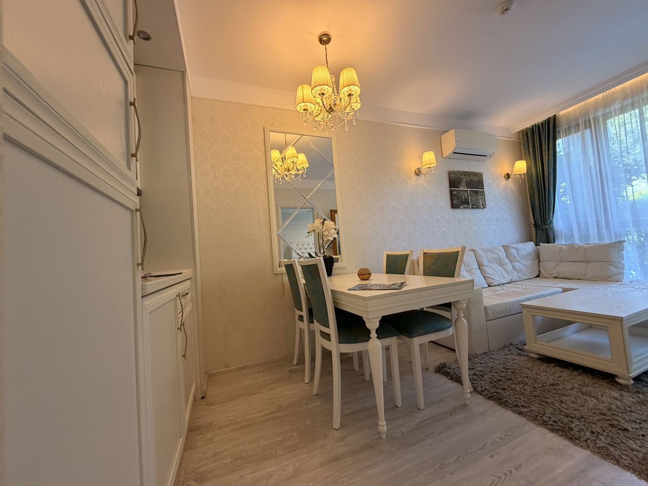 One-Bedroom Apartment with a View of the Park and Swimming Pool in a Prestigious Complex in Sunny Beach