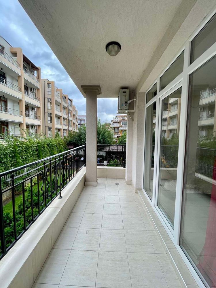 Cozy One-Bedroom Apartment with Pool View in a Quiet Complex in Sunny Beach