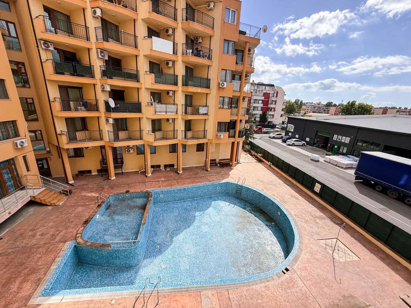 Sunny Beach: Cozy One-Bedroom Apartment with Low Maintenance Fee