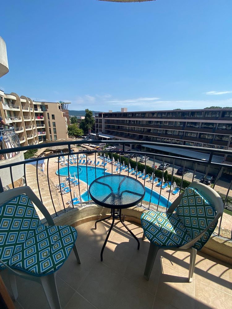 Spacious one-bedroom apartment with partial sea view – Sunny Beach, 100 m from the beach
