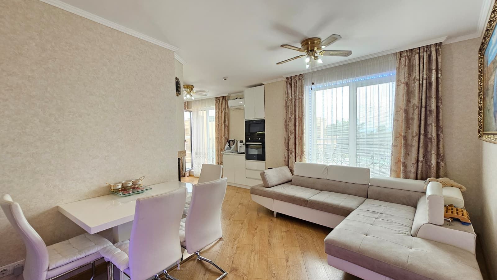 Spacious Penthouse with Panoramic Terrace and Sauna in a Modern Residential Complex in Sunny Beach