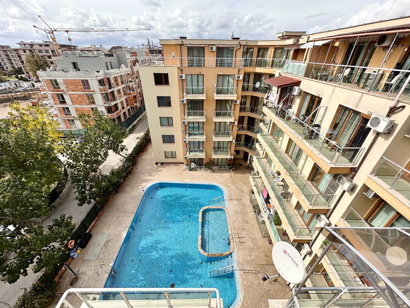 Spacious Studio with Impressive Panoramic Terrace in Sunny Beach