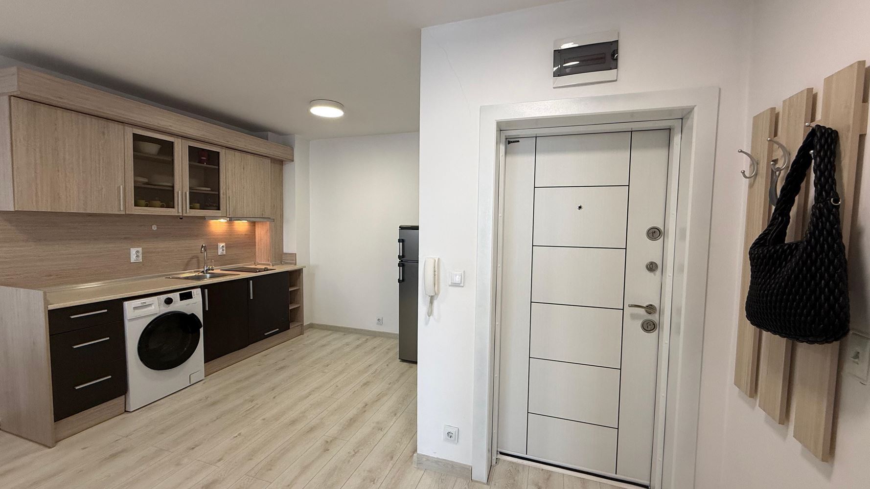 Spacious and Modern One-Bedroom Apartment with Full Amenities in Pomorie