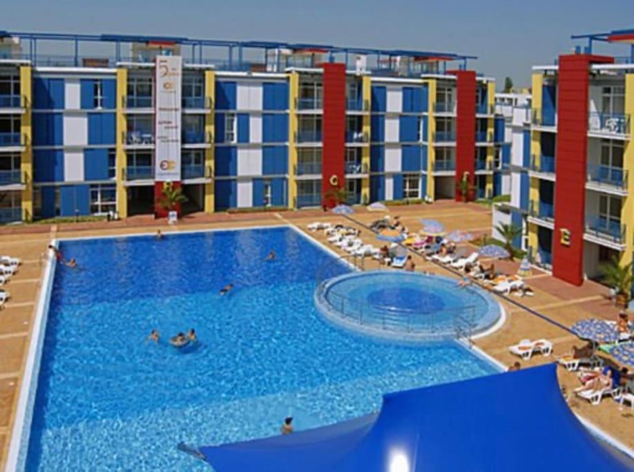 Spacious one-bedroom apartment with additional sleeping area in Sunny Beach – 200 m from the beach