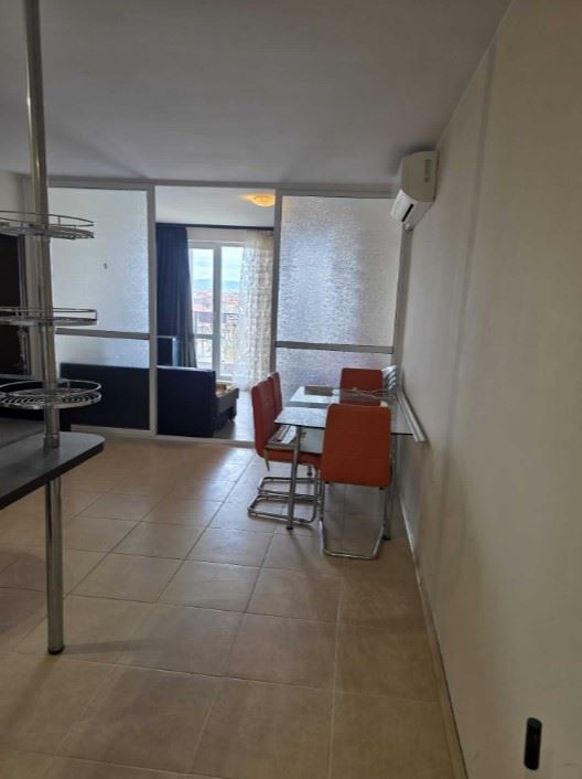 Spacious apartment with two bedrooms and sea view in Ravda