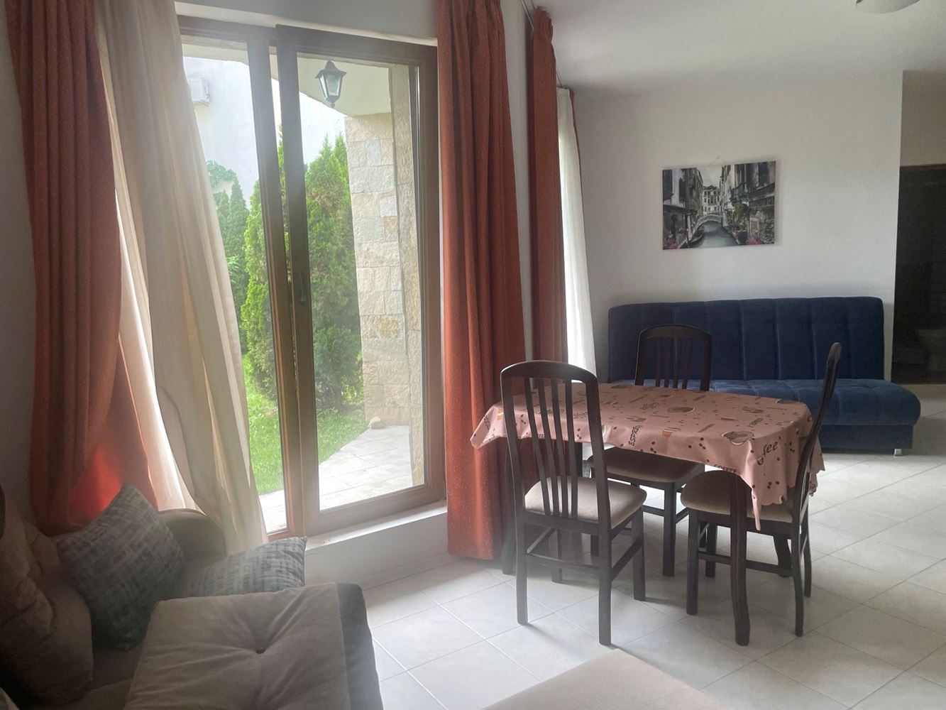 One-bedroom apartment with direct access to the pool in a complex in Sveti Vlas