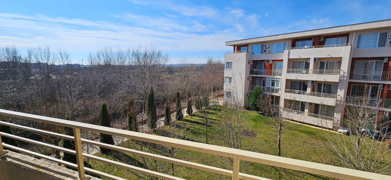 Stylish Studio with Terrace and Excellent Amenities in Sunny Beach