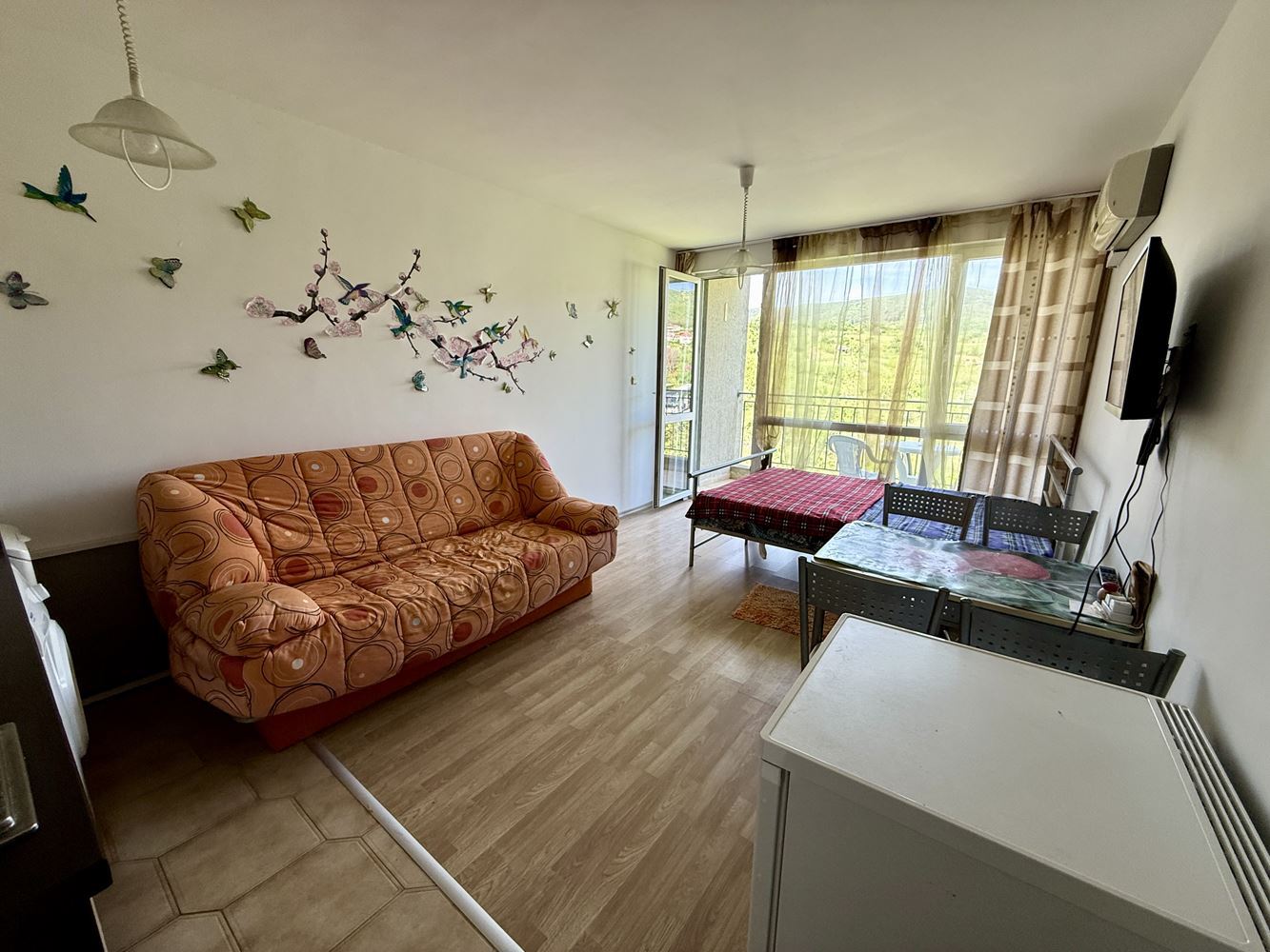 Cozy and fully furnished studio in Sveti Vlas – a perfect home by the sea with a low maintenance fee