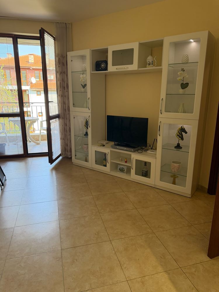 Ready-to-live-in apartment with two bedrooms in a nice complex in Nessebar