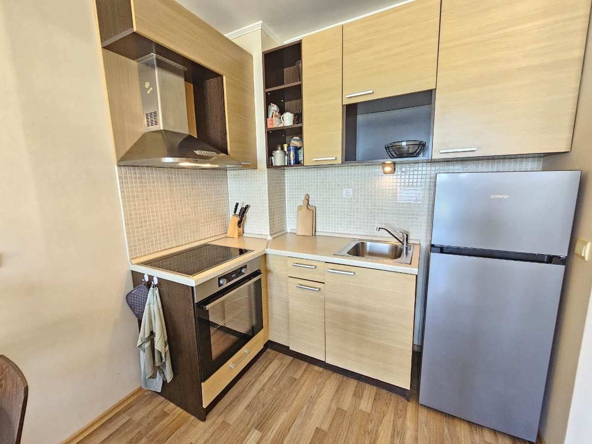 Luxury three-bedroom apartment on the beachfront in Obzor – panoramic sea and mountain views