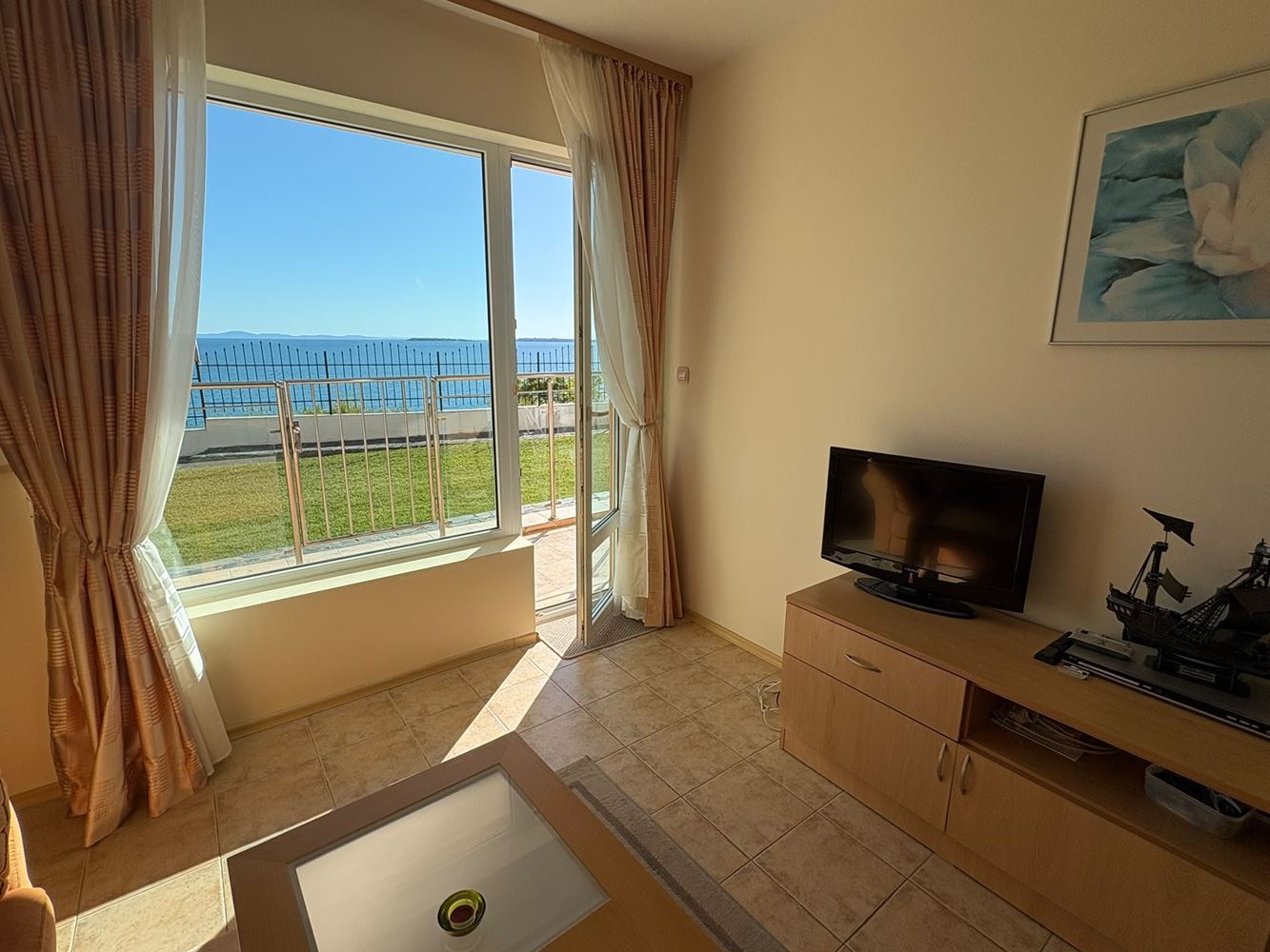 First Line in Sveti Vlas – Spacious One-Bedroom Apartment with Sea View