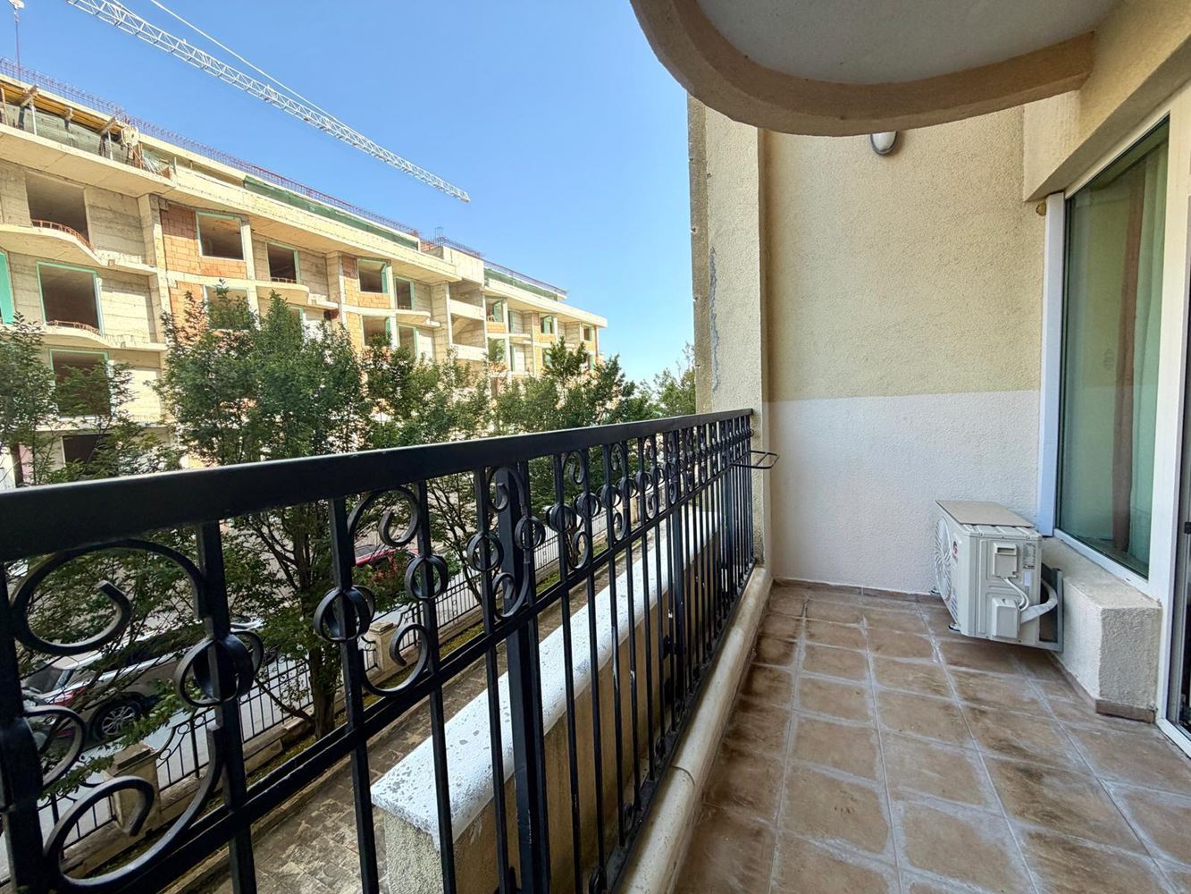 First Line in Pomorie – Furnished Studio in a Luxury Complex with Swimming Pools, Spa and Attractions