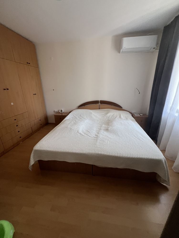 Spacious One-Bedroom Apartment with Sea View Just One Minute from the Beach in Sveti Vlas