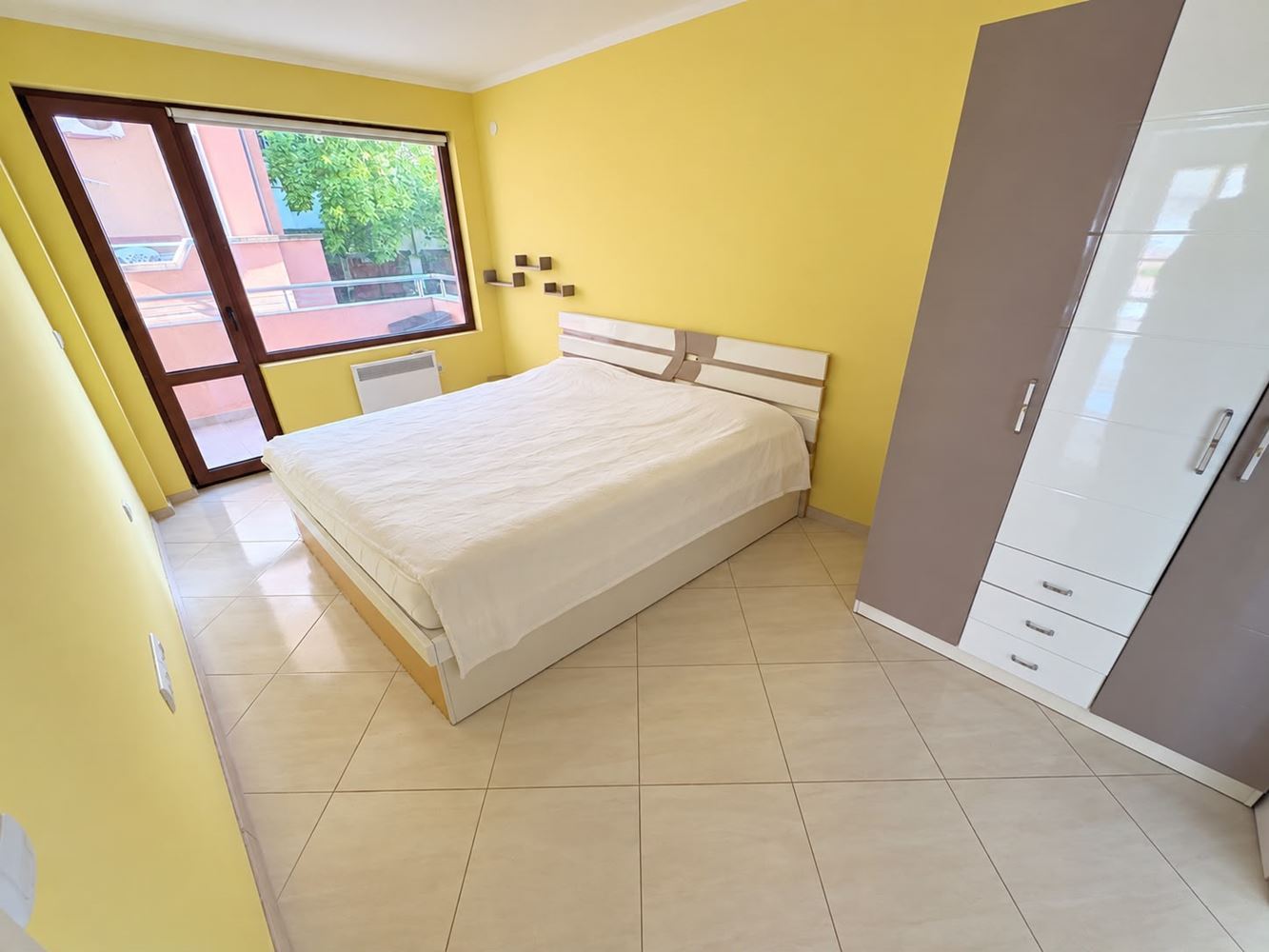 Spacious Three-Bedroom Apartment 100 m from the Sea in Ravda – No Maintenance Fee