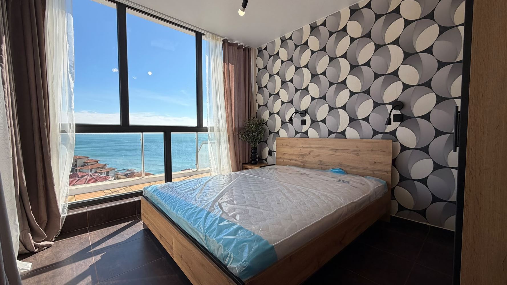 Studio with Panoramic Sea Views, Just 50 Metres from the Beach in Sveti Vlas