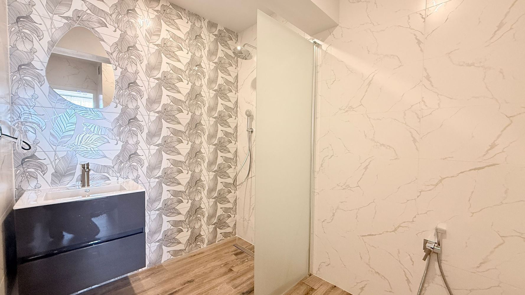 Luxury three-bedroom apartment on the first line in Ravda – space, prestige, and breathtaking sea panorama