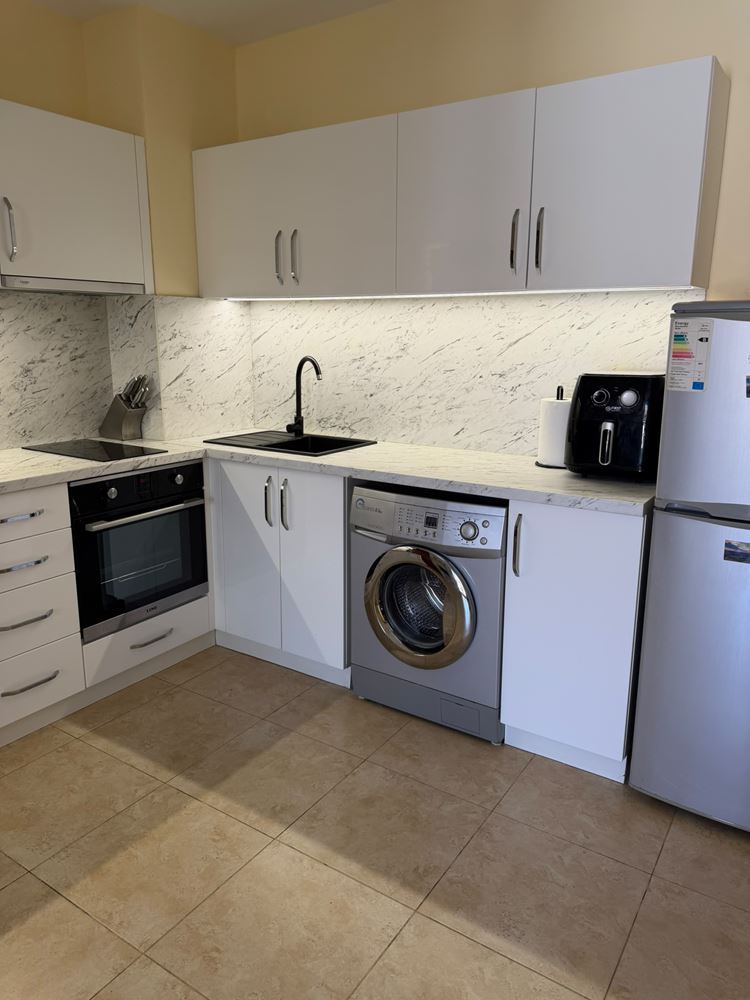 Ready-to-live-in apartment with two bedrooms in a nice complex in Nessebar