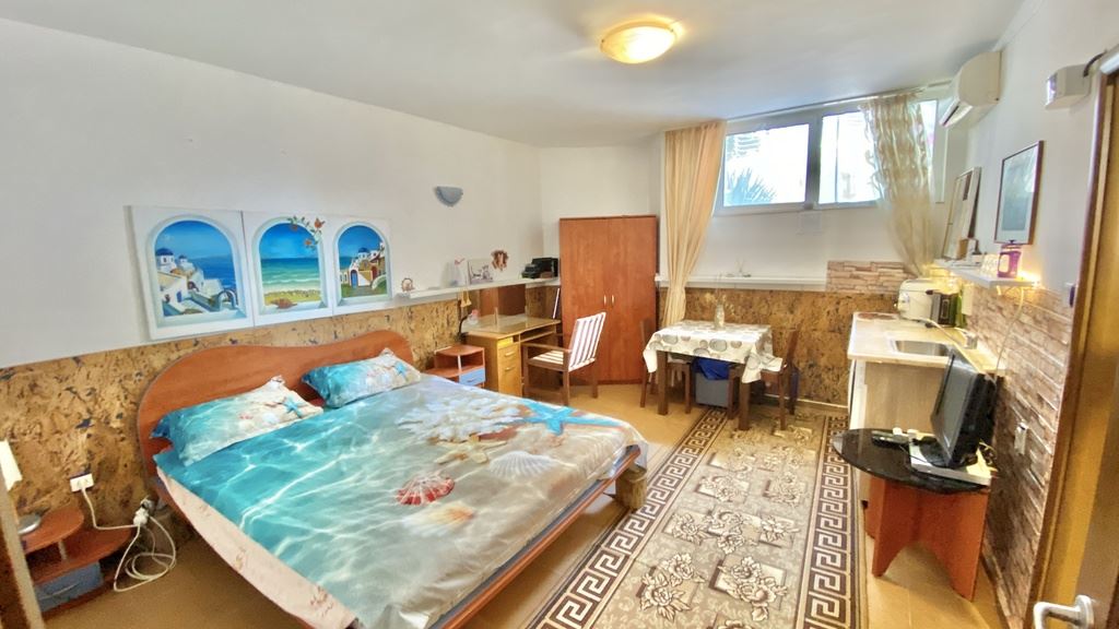 Cozy studio in Sveti Vlas – no maintenance fee; walking distance to Marina Dinevi