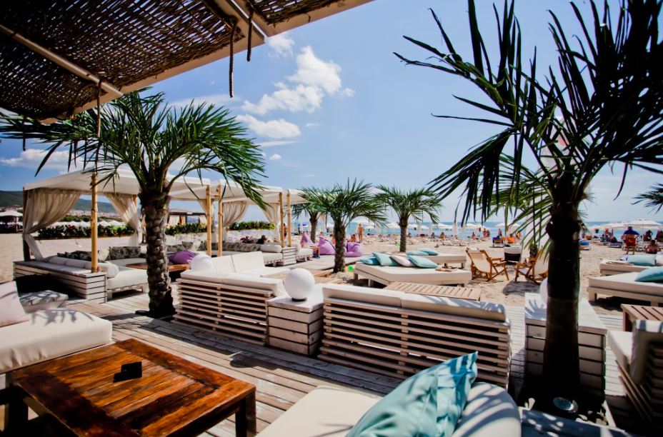 Luxury Seaside Apartment with Panoramic View in a Prestigious Complex in Sunny Beach