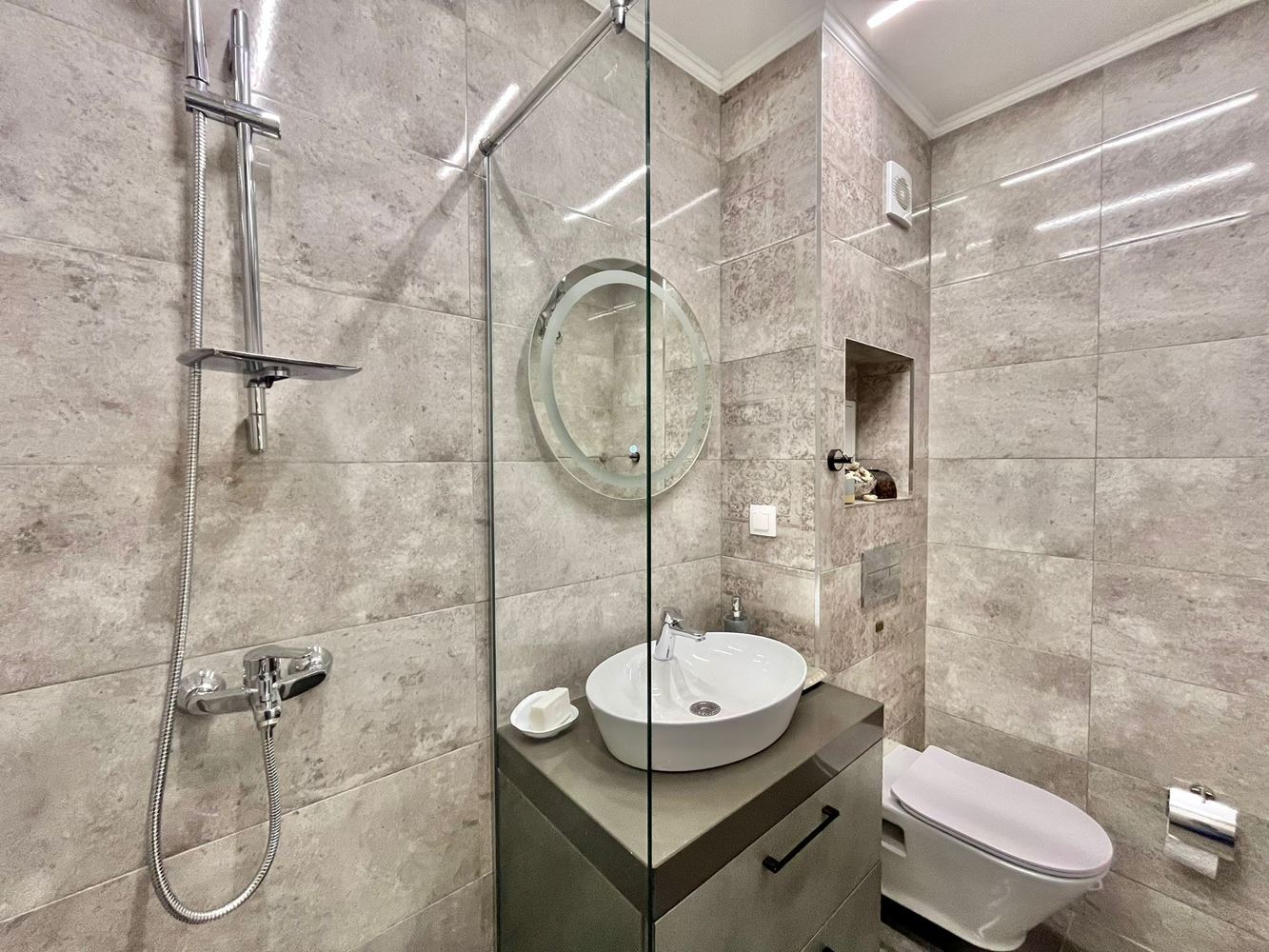 Luxury two-bedroom apartment on two levels in the heart of Ravda – new construction with swimming pool and premium comfort