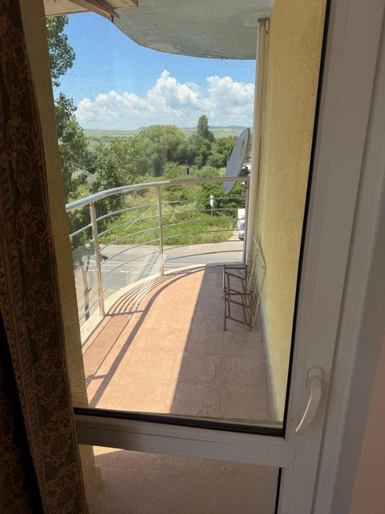 Spacious One-Bedroom Apartment in Sunny Beach – South-Facing and Excellent Amenities in the Complex