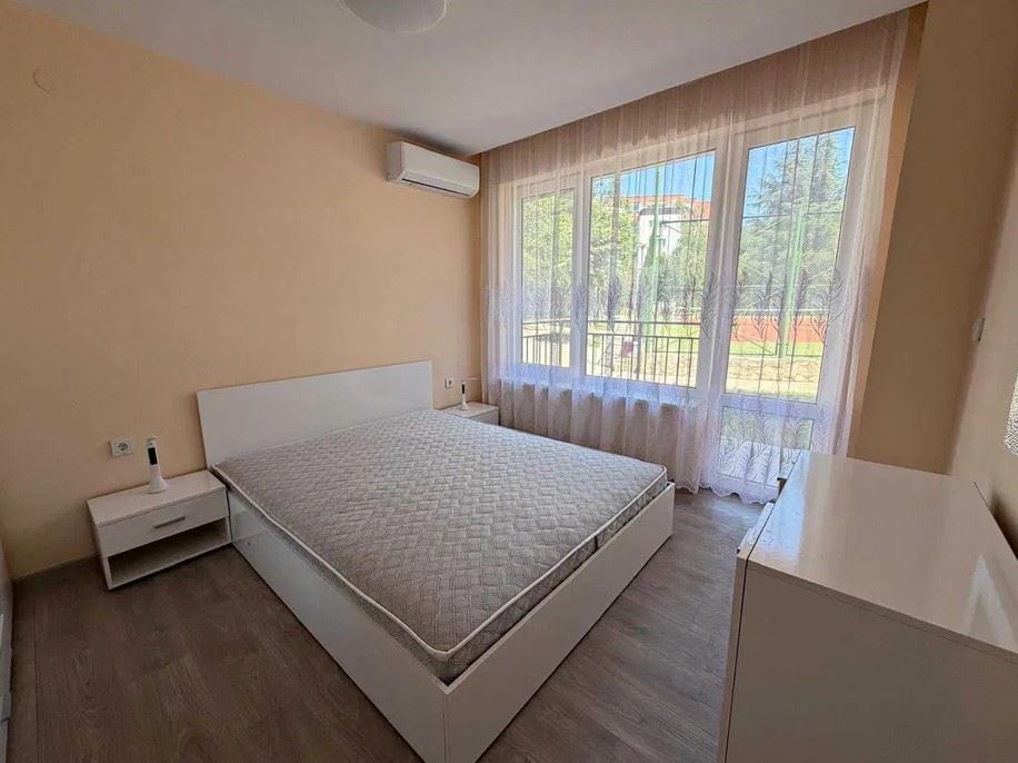 First-line apartment in Elenite – major renovation, residential electricity and direct beach access