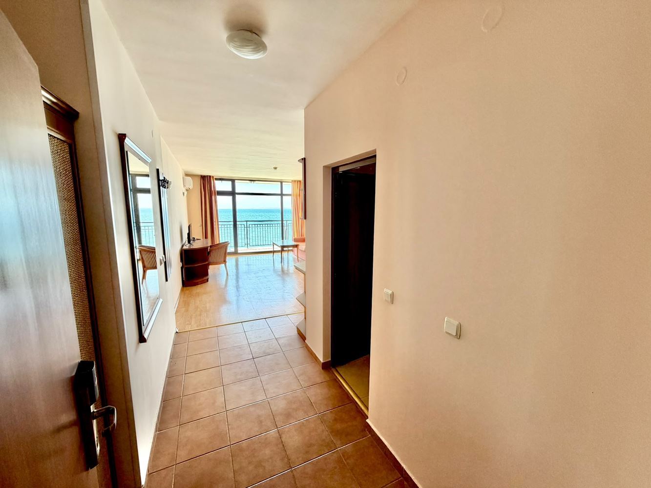 One-bedroom apartment with panoramic sea view on the first line in Sveti Vlas