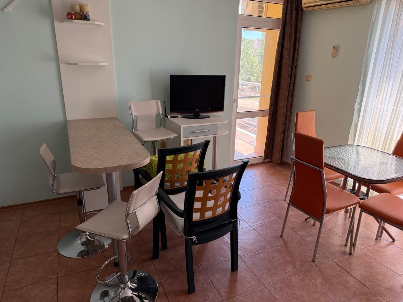 Spacious One-Bedroom Apartment in Sunny Beach – South-Facing and Excellent Amenities in the Complex