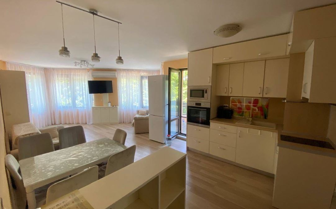 Two-bedroom apartment 50 meters from the beach in Ravda – modern building, comfort, and excellent location
