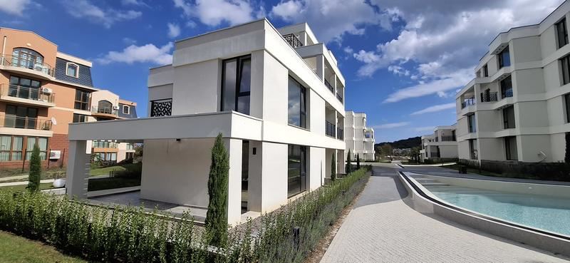 New One-Bedroom Apartment Near Kavatsi Beach – Luxury Complex with Private Beach and Excellent Amenities