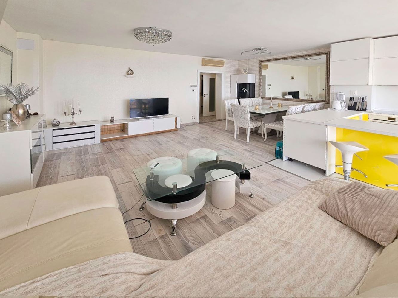 Luxury two-bedroom apartment with sea view on the first line in Ravda – 114 m², two terraces, and full comfort