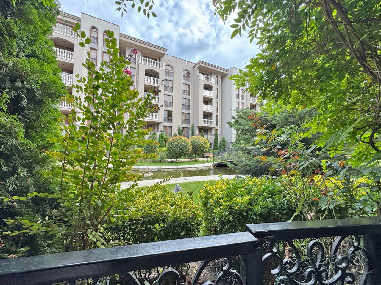 Luxury One-Bedroom Apartment with Park View in a Prestigious Complex in Sunny Beach