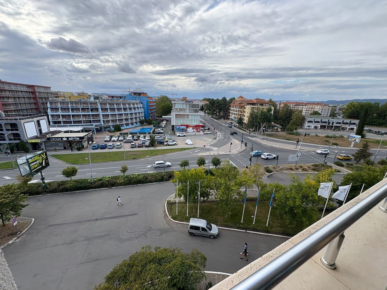 Two-bedroom apartment in Sunny Beach – spacious living, amenities and entertainment in a holiday complex