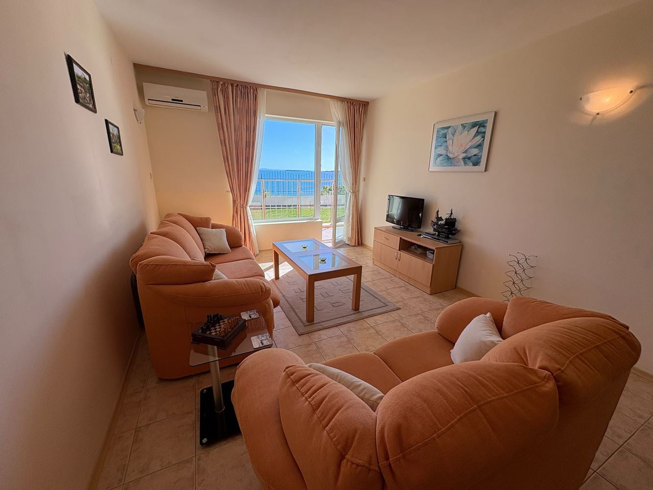 First Line in Sveti Vlas – Spacious One-Bedroom Apartment with Sea View
