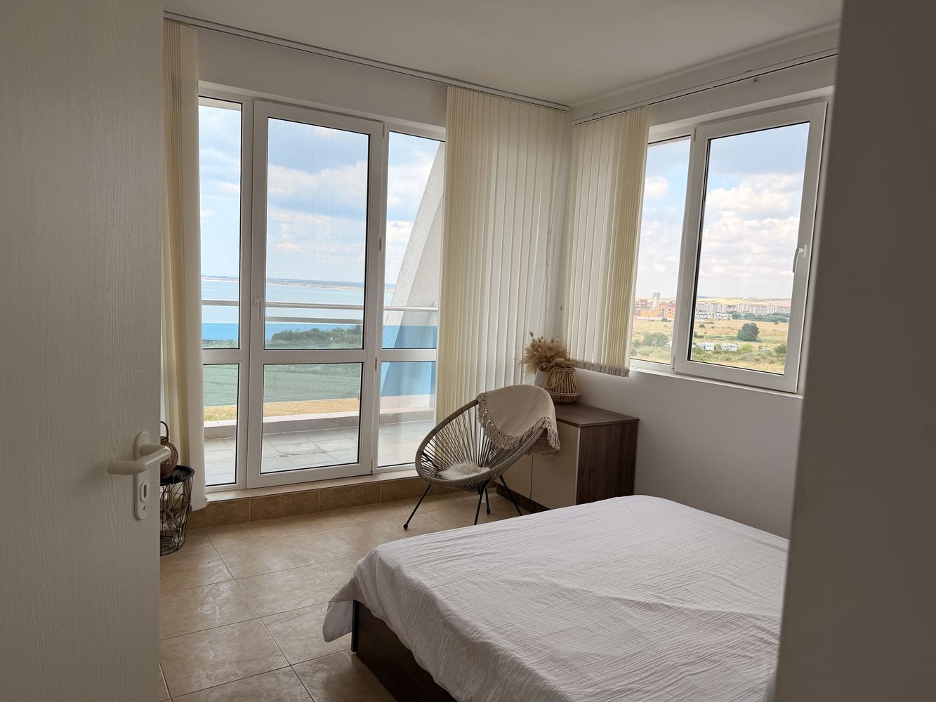 First Line with a Beautiful Sea Panorama – Spacious One-Bedroom Apartment with Two Terraces