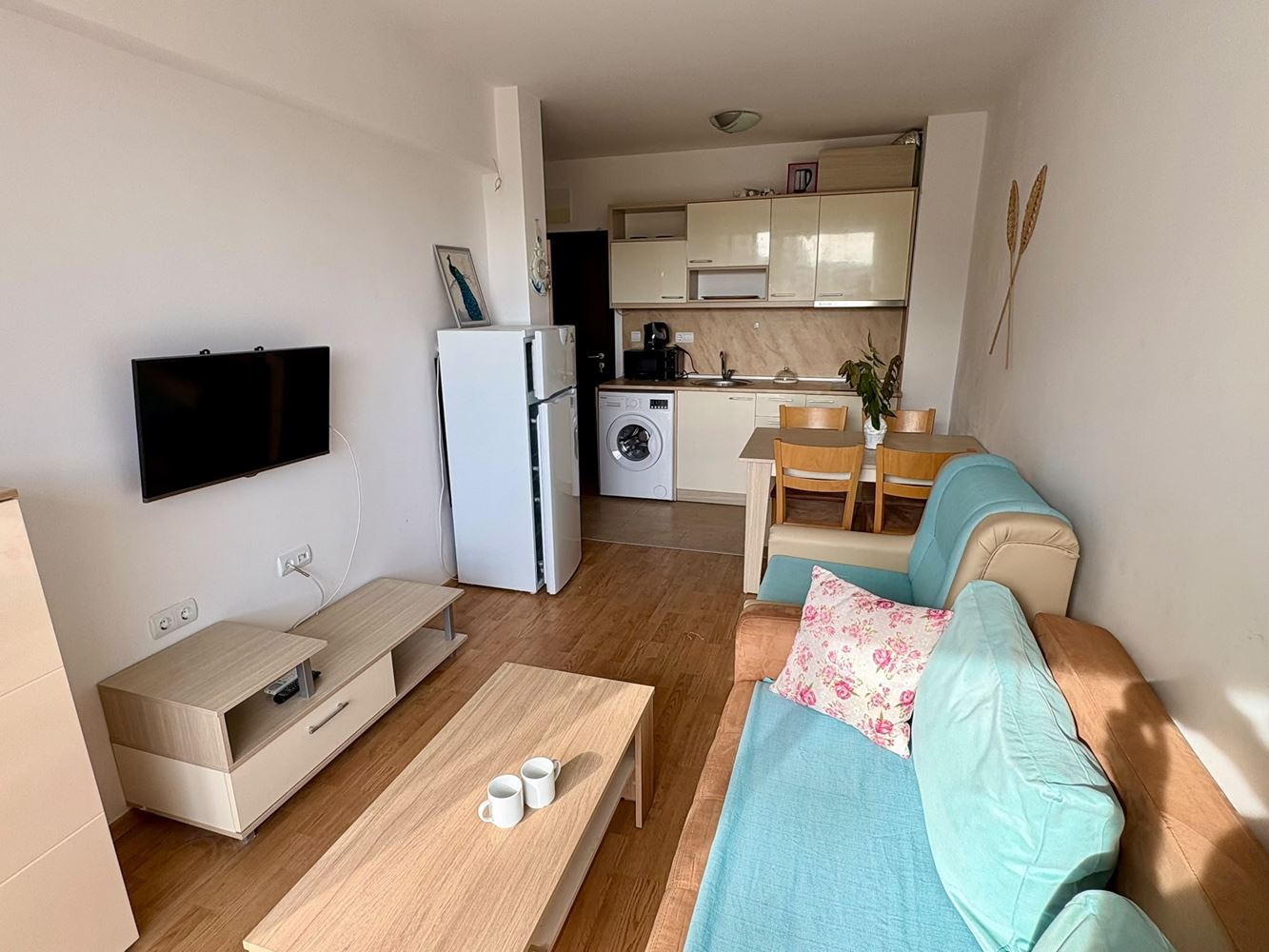 Sunny Beach – Cozy One-Bedroom Apartment with Pool View, Five Minutes from the Beach