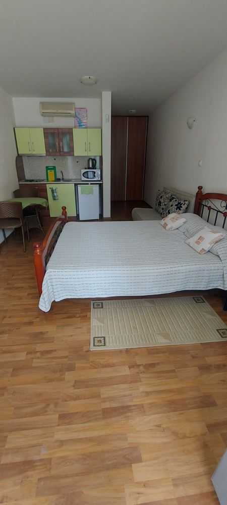 Studio with Direct Pool Access in Ravda – Comfort and a Seaside Atmosphere