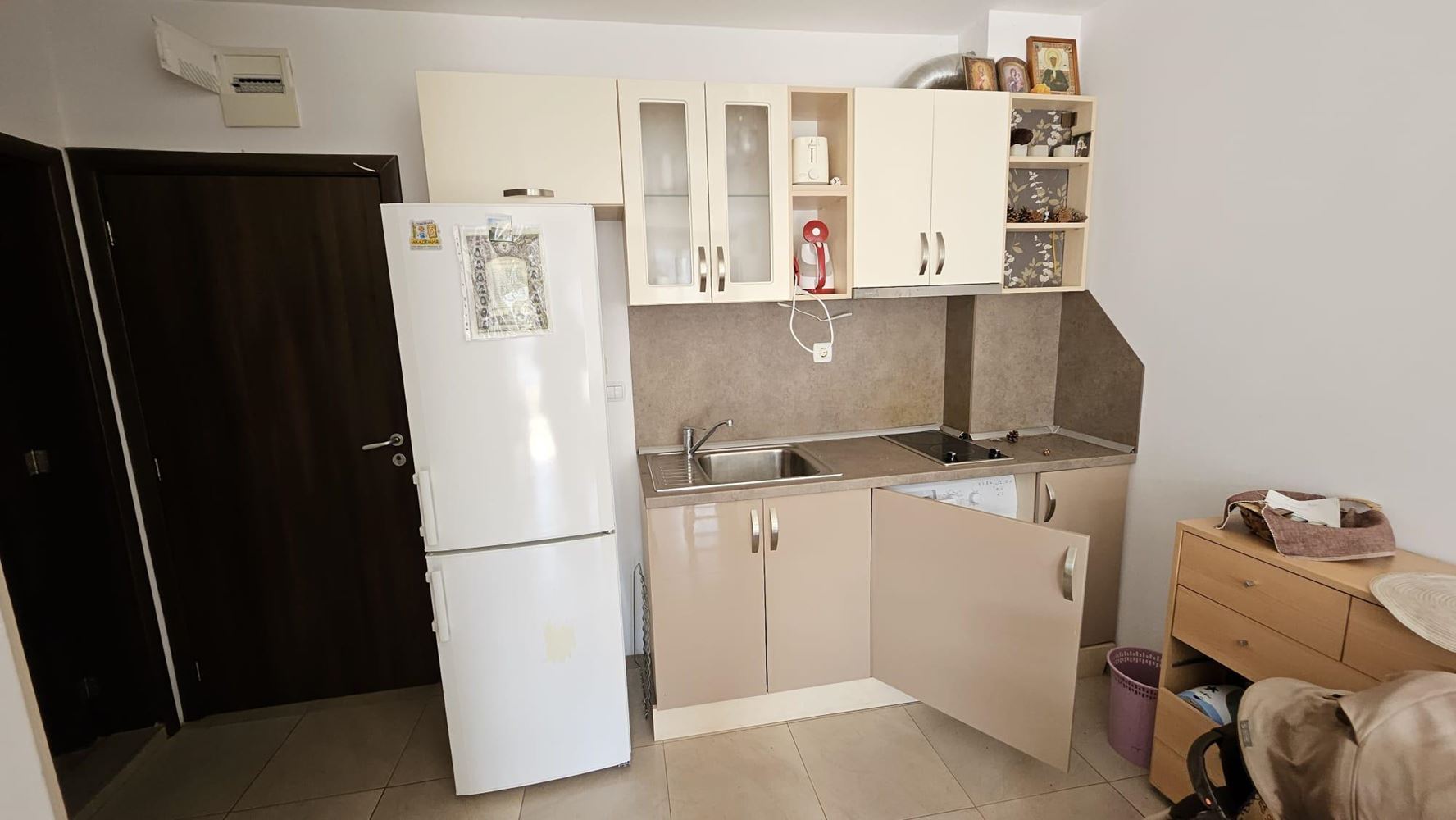 One-bedroom apartment in Nessebar with furnishings and excellent on-site amenities