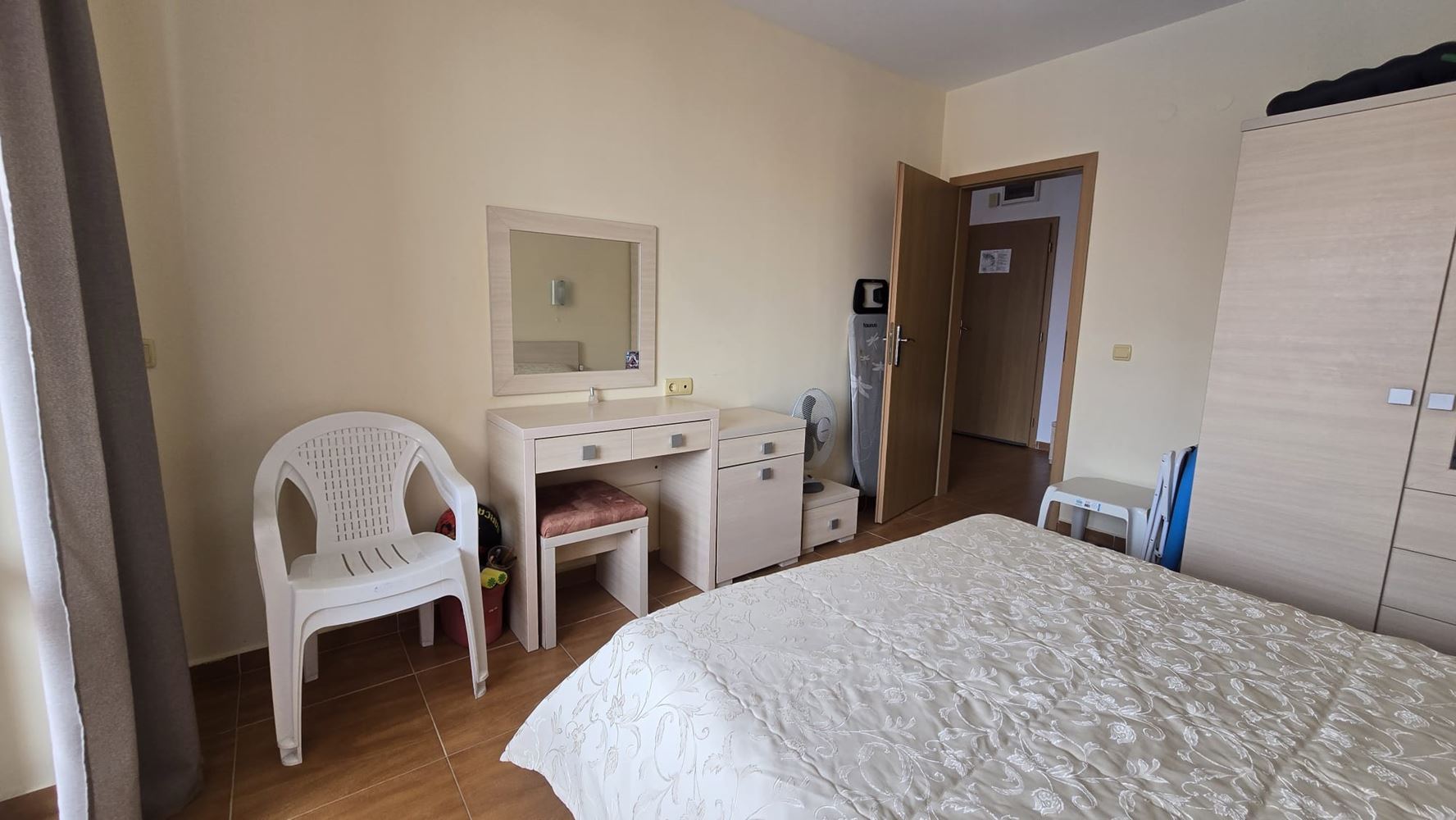 One-Bedroom Apartment with Pool View in Sveti Vlas – Just Steps from the Sea