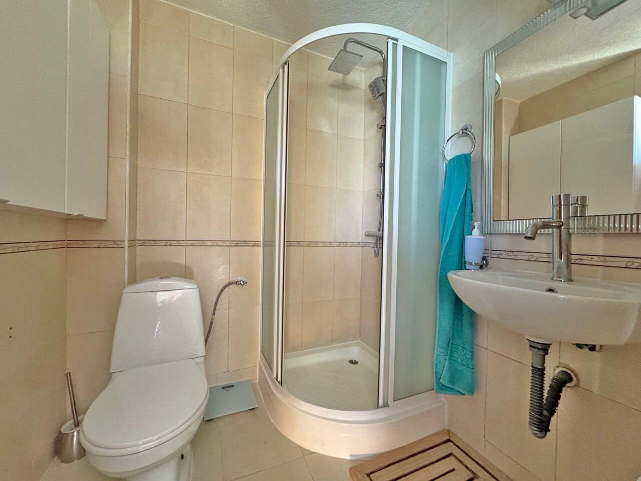 Spacious two-bedroom apartment with panoramic sea and mountain views – comfort, style, and tranquility surrounded by nature