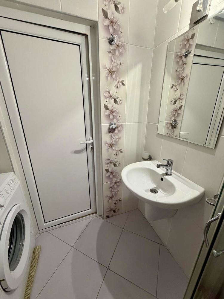 Sarafovo – Spacious One-Bedroom Apartment with Act 16, Minimal Maintenance Fee and Ready Furnishings
