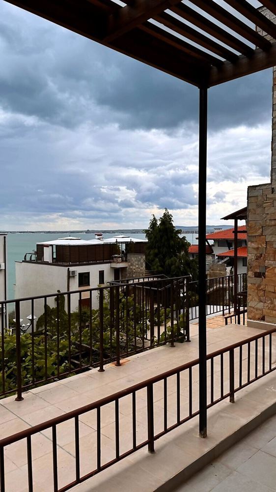 Three-room Apartment with Sea View in a Prestigious Complex in Sveti Vlas