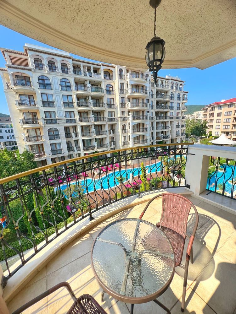 Luxury One-Bedroom Apartment with Sea View in a Prestigious Complex 200 Metres from the Beach in Sveti Vlas