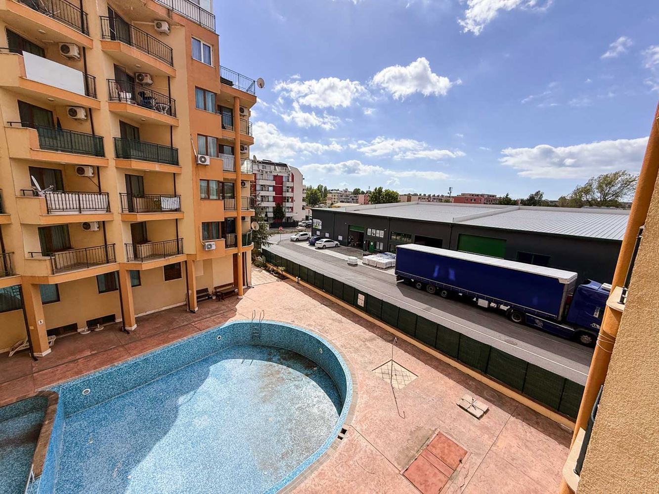 Sunny Beach: Cozy One-Bedroom Apartment with Low Maintenance Fee