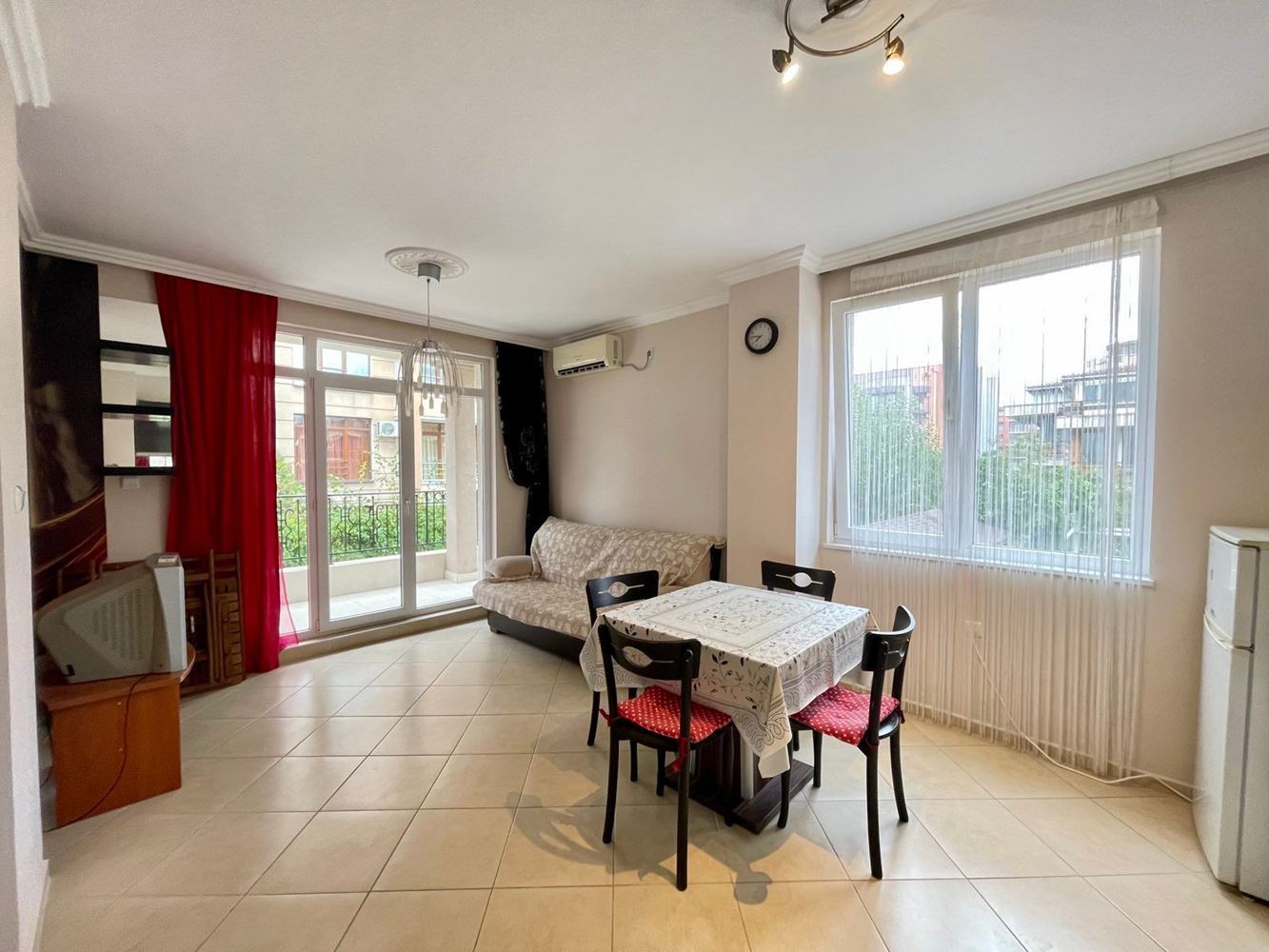 Cozy One-Bedroom Apartment with Pool View in a Quiet Complex in Sunny Beach