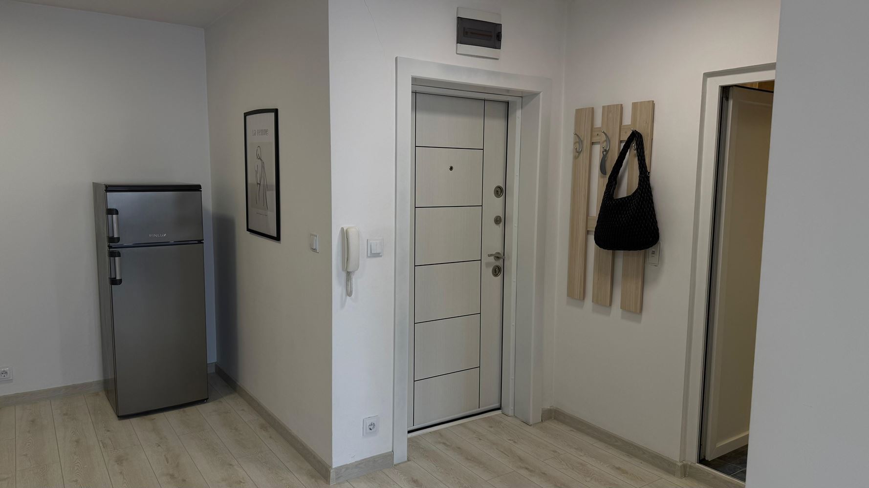 Spacious and Modern One-Bedroom Apartment with Full Amenities in Pomorie